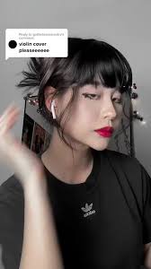 Replying to gottadomalaundry with bangs do Iris Biidan