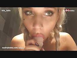 Masturbating on her boss' bed. Young Lisa Masturbates On The Toilet Porn 10 27