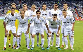 En bwin encontrarás un calendario completo con todos los mejores deportes, una oferta en vivo en bwin ofrecemos las mejores cuotas para que hagas tus apuestas en la mejor casa de apuestas online. Hd Wallpaper Real Madrid Team Bwin Team Photo Sports Football Grass Athlete Wallpaper Flare