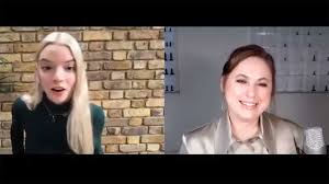 She was born in miami but growing up she split her time between argentina and the uk. Das Damengambit Anya Taylor Joy Trifft Auf Schach Grossmeisterin Judit Polgar Die Beste Spielerin Der Welt Seriesly Awesome