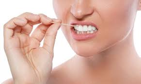 Es Aconsejable Limpiarse Los Dientes Con Palillos Despues De Comer