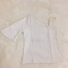 Emang bener gan, kalo ane biasa kantongin hp disaku baju sebelah kanan, terus hanndsfree sebelah kiri(l) yang kabelnya panjang dilewatin belakang leher, jadi sewaktu2 handsfree copot dari kuping handsfre akan ketahan leher jadi kek orang pake handuk pas olahraga. Baju Sabrina Lengan Panjang Sebelah Putih Pesta Shopee Indonesia