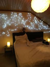 Lichterkette Und Ikea Gardine An Wand Drapiert Macht Ein Gemutliches Schlafzimmer Gemutliches Schlafzimmer Gemutlich Ikea
