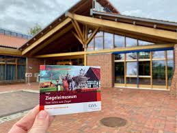 Lwl Ziegeleimuseum Lage Vom Lehm Zur Ziegel Durch Die Zeit In 2020 Ziegelsteine Ziegel Lehm