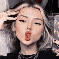 Ade Jones (saramaria_i7ord7an)