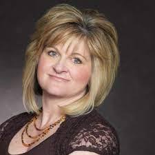 Tracy Bustos's Instagram, Twitter & Facebook