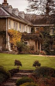 94 Lovely Modern English Country Garden Design Ideas Country Design English Garden Ide In 2020 Englische Hauser Hutten Im Englischen Stil Englische Land Garten