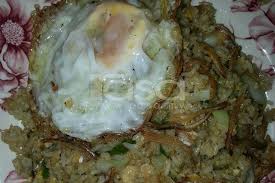 Nasi goreng kampung telur mata. Cara Masak Nasi Goreng Kampung Dengan Sayur Kubis Di Hias Ikan Bilis Rangup Telur Mata Yang Memikat