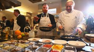 Jun 21, 2021 · der perfekte schweinebraten ist saftig und zart mit einer kruste. Alfons Schuhbeck Ein Meister Der Gewurze Kochbar De