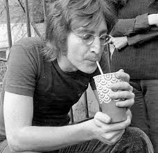 Let's sing 🎵 🎶We're Sgt. Pepper's Lonely Hearts Club Band we hope you  will enjoy the show…🎶 ❤️❤️❤️❤️