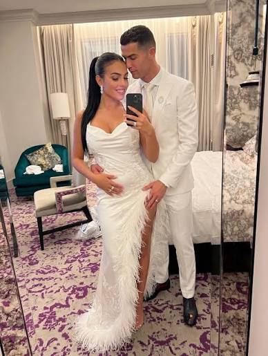 💍✨ ¡UN DÍA INOLVIDABLE PARA CRISTIANO Y GEORGINA! ❤️ Cristiano Ronaldo y  Georgina Rodríguez protagonizaron uno de los momentos más comentados del  año al celebrar su esperada boda, rodeados de familiares, amigos