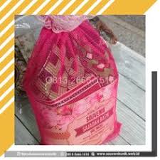 Parcel adalah bentuk hadiah untuk orang lain yang tentunya sudah dikenal banyak orang. Souvenir Idul Fitri Sssouveniridulfitri Profil Pinterest