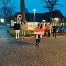 Corona-Tester und Arzt spenden: 2.000 Euro fürs Kinderhospiz  "Sternenbrücke"