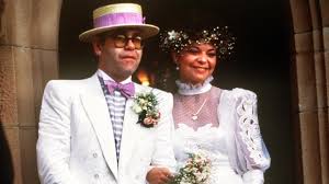 The album's first single, border song, peaked at 92 on the billboard hot 100. Elton John Seine Ex Frau Verklagt Ihn Auf Drei Millionen Stern De