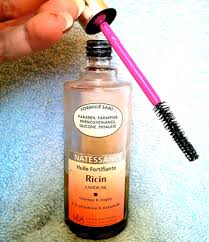 Longs Cheveux Au Naturel La Huile De Ricin Fait Pousser Les Cils Et Les A C Paissit Ca Est Vraia Faire Pousser Les Cils Huile De Ricin Soins Des Yeux