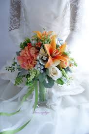 Beaux Lys Orange Et Roses Jaune Clair Bouquet De Mariee Mariage Dans Le Jardin Bouquet De Mariee Bouquet Mariee Rose Bouquet Mariee Bouquets De Mariage Blanc