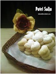 Nastar keju yang lembut dan lumer ini hampir selalu hadir di setiap rumah pada saat perayaan hari besar. Putri Salju Dapurcomel Selma