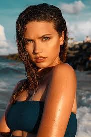 Shannon Bisbee's Instagram, Twitter & Facebook