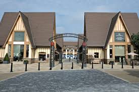 Wij gaan daar voor zorgen. Maasmechelen Village Luxury Outlet Meets Stunning Nature