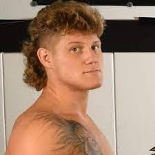 Derrick Benoit's Instagram, Twitter & Facebook