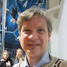 Sci-fi book with female investigator