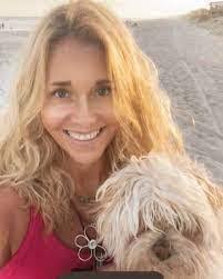 Lauri Meyer's Instagram, Twitter & Facebook