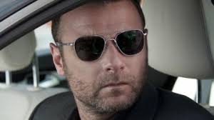 Ray Donovan : Vêtements, Mode, Marque, Look et Style