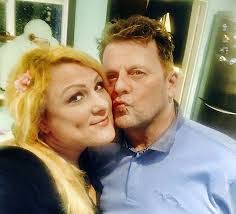 Janette Hutton's Instagram, Twitter & Facebook