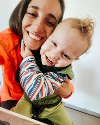 SOS TODO AMOR 🧡 Sos alegría y a veces berrinches, sos mimitos, sos abrazos  y sos luz (si si esa misma luz que me pedis que te muestre cada vez que ves