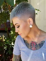 Cela tombe bien, les petites coupes courtes sont terriblement tendances ces derniers temps. 1001 Idees Coupe Tres Courte Femme La Tendance Qui Court