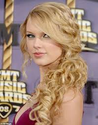 Hollywoodlifers, what do you think of taylor's hair? Taylor Swift Says Her Once Famous Curls Just Magically Straightened Themselves Out Daily Mail Online