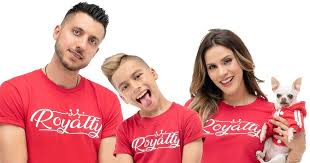 The royal family and guests arrive at st james' palace for the christening of prince louis. Royalty Family Wallpaper Royal Family Portrait Family Photoshoot Famous Youtubers