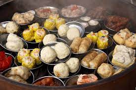 Cantonese dim sum is characterized by its refined ingredients, broad variety, and novelty of dishes. Sing Pao Dim Sum æ–°åŒ…åº—ç‚¹å¿ƒ Jalan Klang Lama Sumptuous