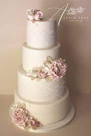 6 Beauteous Finished Wedding Cake How To Pick The Best One Ideas Pretty Wedding Cakes Burgundy Wedding Cake Floral Wedding Cakes