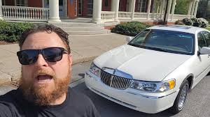 Looks to be headin' out for a weekend at the track.