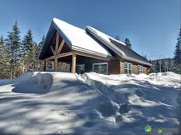 5830 Chemin Des Hauteurs A Vendre A Sainte Adele Maison Recente 2018 Sans Aucun Voisin Autour Le Bois Est Present Mur Pl House Styles Home Decor Cabin