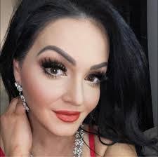 Melissa Hoak's Instagram, Twitter & Facebook