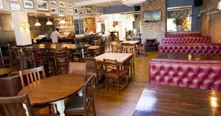 The Black Lion West Hampstead London Cozy Romantic Eclectic Atmosphere Lively Quiz On Sunday Nights Hampstead London Home Decor