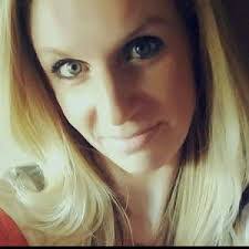 Lisa Pietras's Instagram, Twitter & Facebook