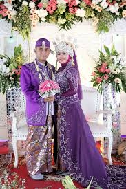 Lihat ide lainnya tentang pose perkawinan, foto perkawinan, pengantin. Foto Studio Pengantin Sunda Indoor Samawa Studio Photography Home Facebook