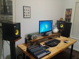 As i mentioned before, i am using an amplifier with six 100 watt channels, and tri amping the loudspeakers. Studio Monitor Stands And Screen Support