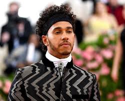 Lewis hamilton wird von zwei zeitstrafen ausgebremst und sieht sich als opfer des systems. Formel 1 Lewis Hamilton Schwanzt Medientag Wegen Lagerfeld Gala Mopo De
