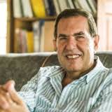 Facundo Salinas: el enólogo mendocino que produce vinos 0% de alcohol en  Nueva Zelanda