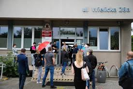 Sprawdź przydatne informacje o wirusie z wuhan, takie jak objawy, leczenie czy aktualną mapę. Koronawirus W Krakowie Artykuly Krakow Nasze Miasto