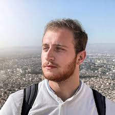 جامعة_حلب لما تقضي طول العطلة 😌 عم تشوف أفلام رعب 👻 وتروح بعدا تدرس  بمطالعة الكليّة 📖 ⭕طمنونا كم محاضرة خلصتوا بالعطلة ❓🤓 #BasharBadawi  #عدسة_طالب_طب