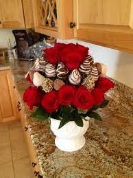 Roses And Strawberries Chocolate Covered Strawberries Bouquet Strawberry Gifts Chocolate Covered Strawberries
