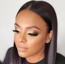 V GLAMOROUS ARTISTRY