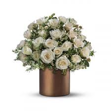 Ftd has a wide selection of gift items to be sent with flowers or instead of flowers. Love Happens Bouquet 08n660b Ftd Flower Delivery Floristsonline Net