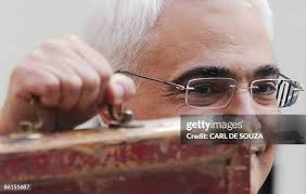 5,385 Carl Downing Photos & High Res Pictures