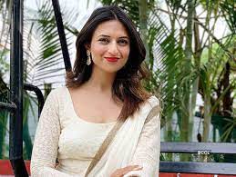 Divyanka tripathi will feature in 'khatron ke khiladi' season 11 the show will be filmed in capetown, south africa divyanka and her husband vivek dahiya penned notes for each other on instagram Yeh Hai Mohabbatein S Divyanka Tripathi Clarifies She Is Not Unprofessional States She Once Didn T Get Work Due To Rumours The Times Of India